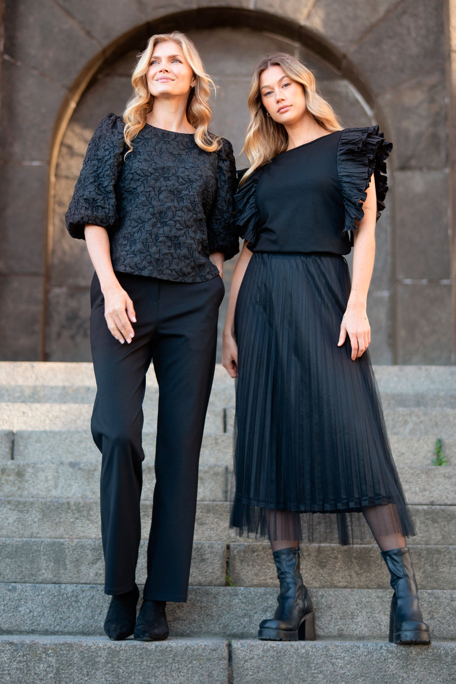 Manhattan Pants Black – byxor från Capri Collection