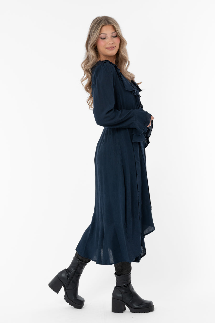 Adeline Dress Midnight Blue – klänningar från Capri Collection