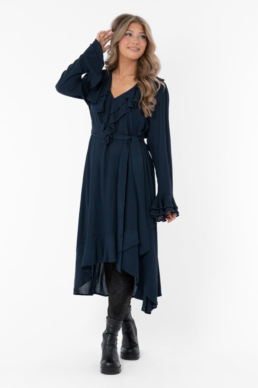 Adeline Dress Midnight Blue – klänningar från Capri Collection
