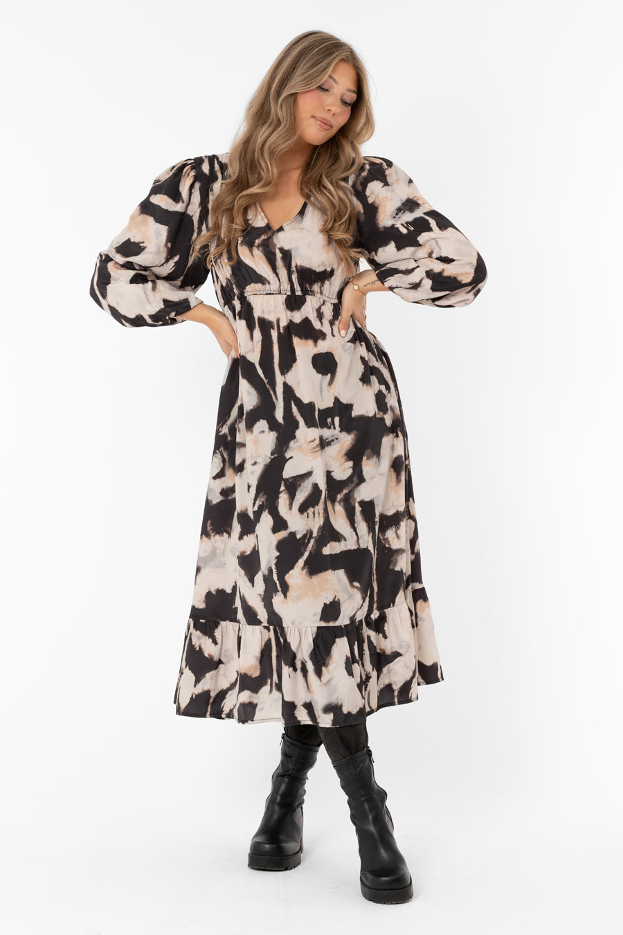 Arwen Dress Black/Champagne – klänningar från Capri Collection