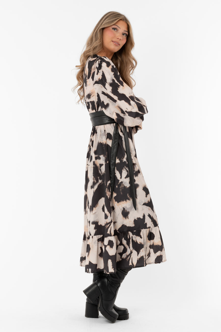 Arwen Dress Black/Champagne – klänningar från Capri Collection