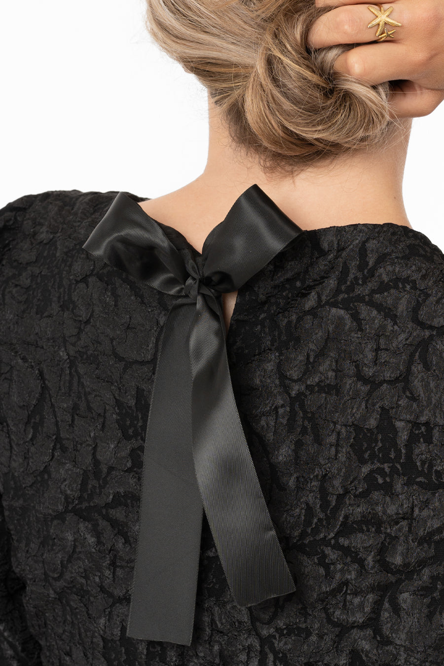 Belora Dress Black – klänningar från Capri Collection