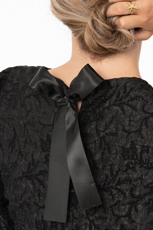 Belora Dress Black – klänningar från Capri Collection