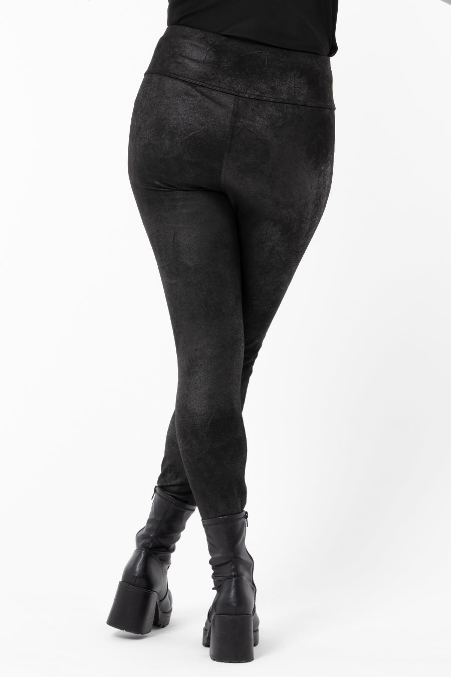 Colt Pants Black – byxor från Capri Collection