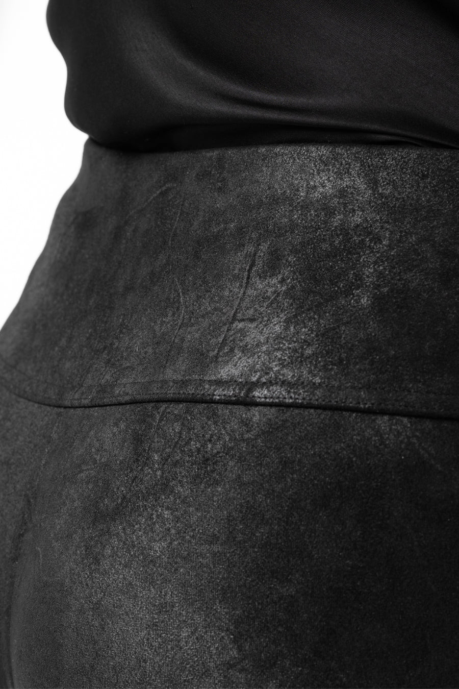 Colt Pants Black – byxor från Capri Collection