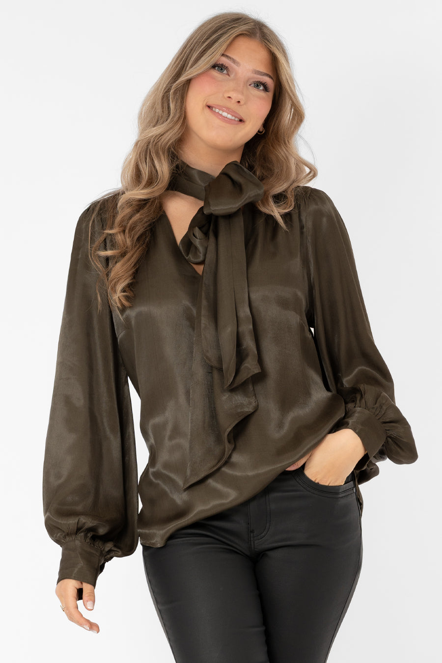 Dolce Blouse Pine Green – toppar från Capri Collection