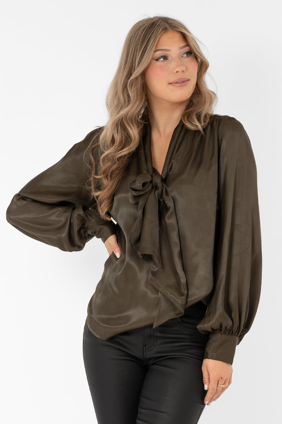 Dolce Blouse Pine Green – toppar från Capri Collection