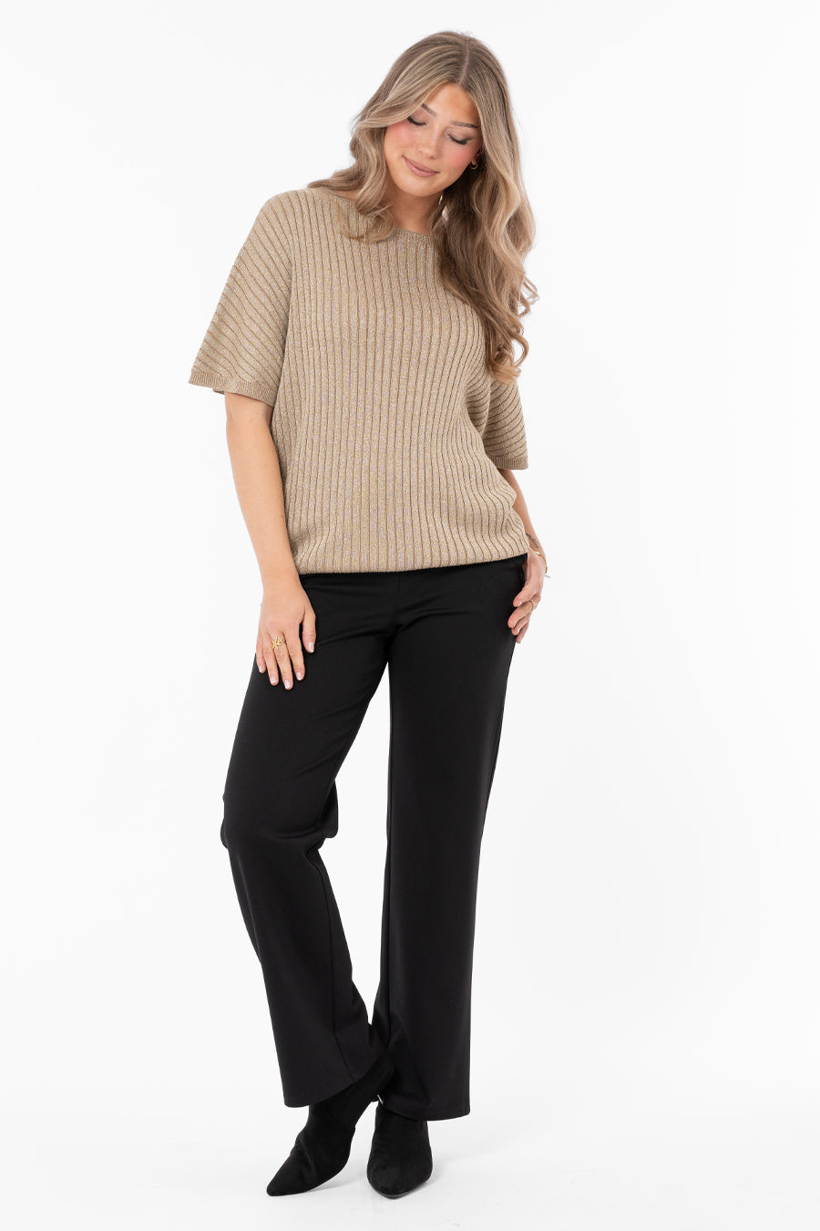 Frances Knit Top Antique Gold – toppar från Capri Collection