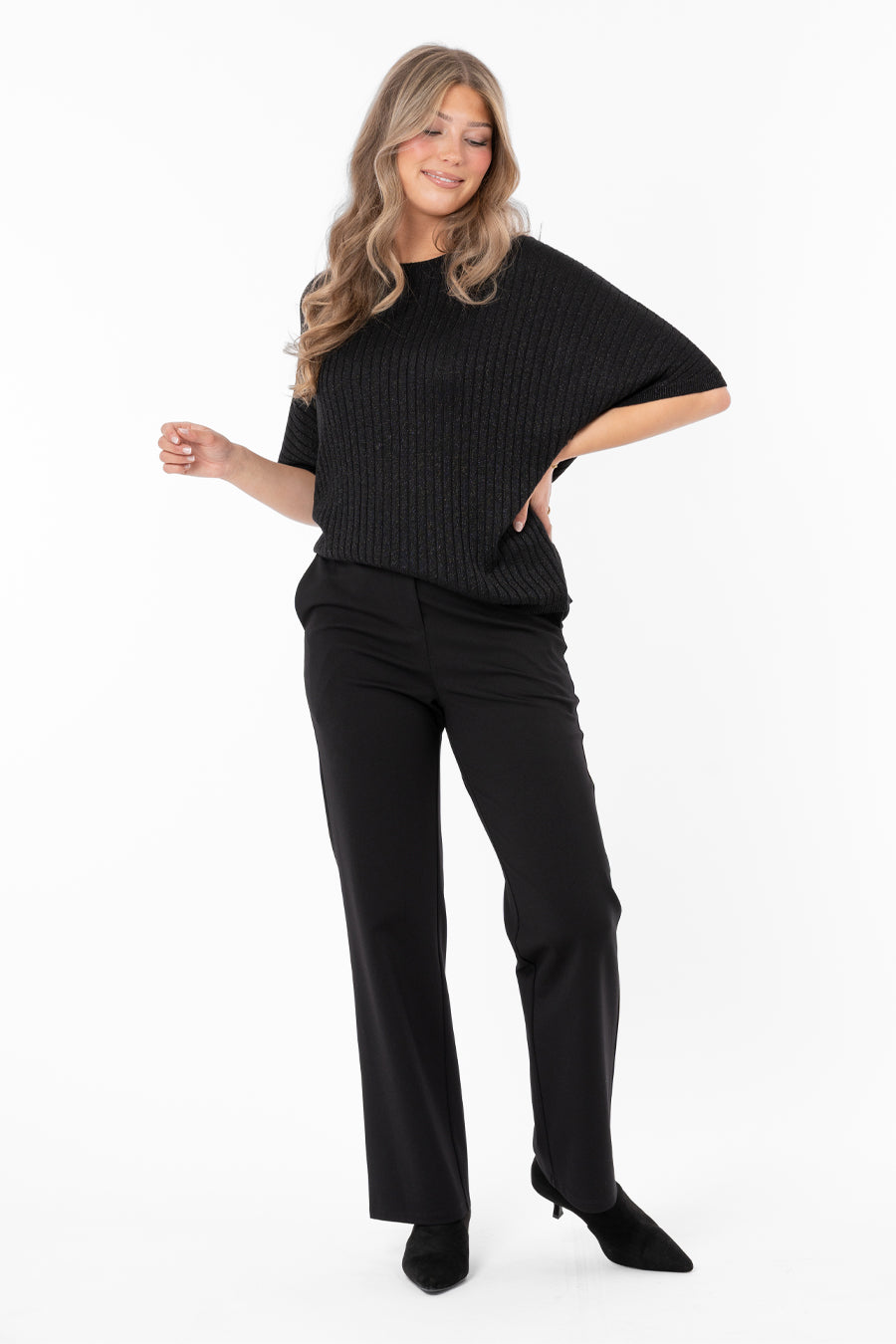 Frances Knit Top Black – toppar från Capri Collection