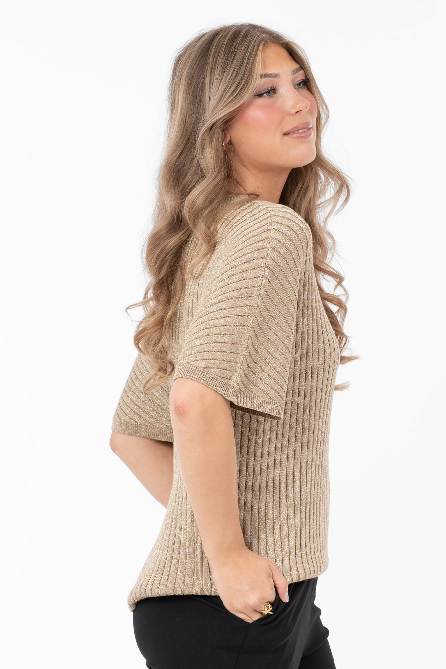 Frances Knit Top Antique Gold – toppar från Capri Collection