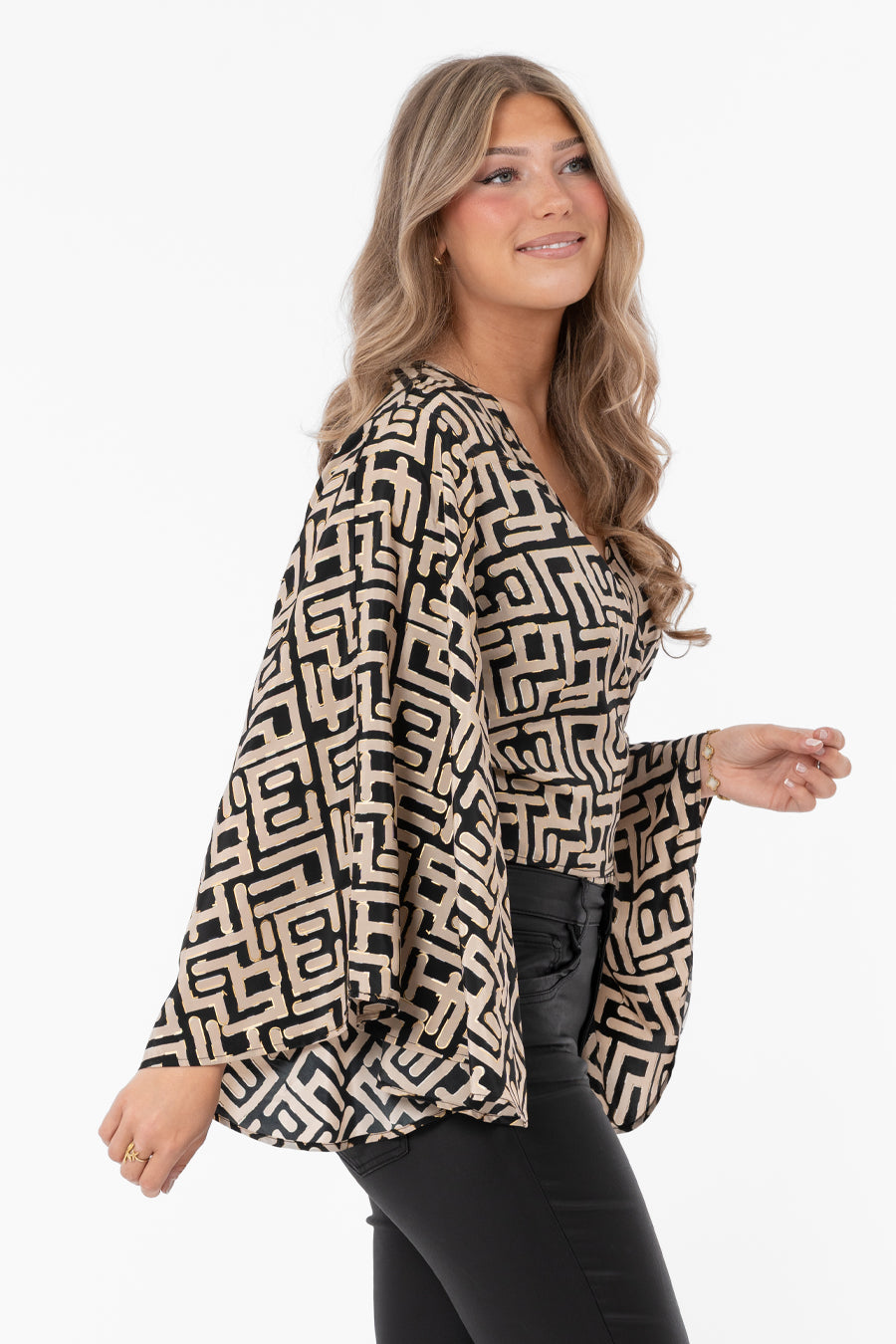 Giovanna Blouse Jacket Black/Sand/Gold – toppar från Capri Collection