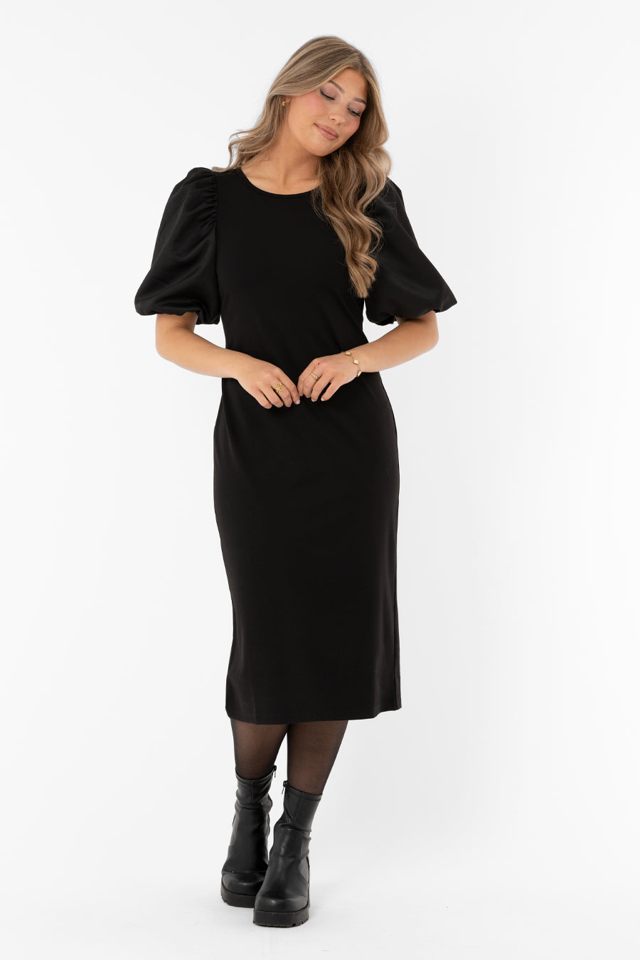 Lauren Dress Black – klänningar från Capri Collection