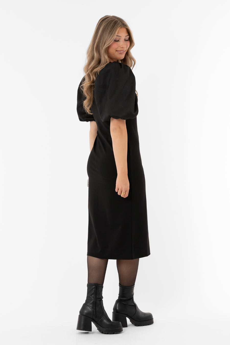 Lauren Dress Black – klänningar från Capri Collection