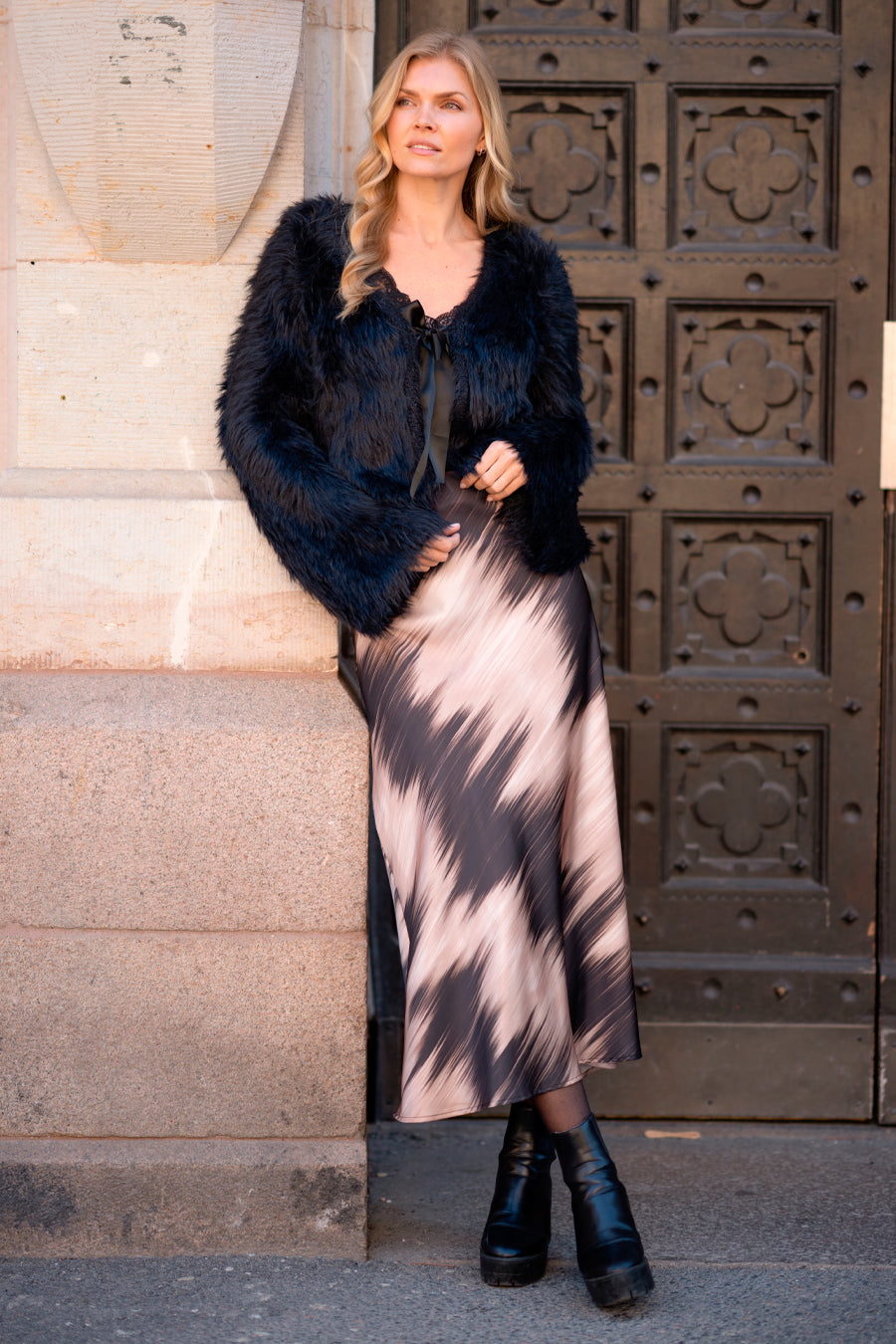 Chantelle Knit Jacket Black – ytterplagg från Capri Collection