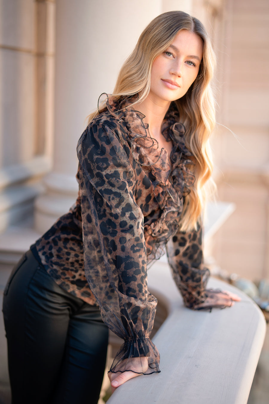 Priscilla Blouse Hazel/Black – toppar från Capri Collection