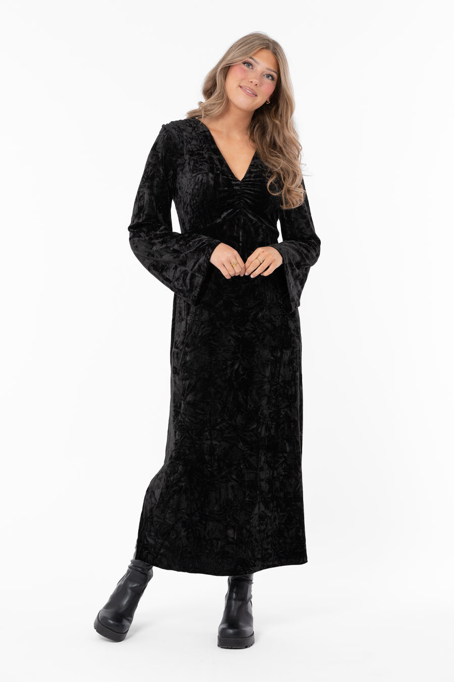 Valerie Velvet Dress Black – klänningar från Capri Collection