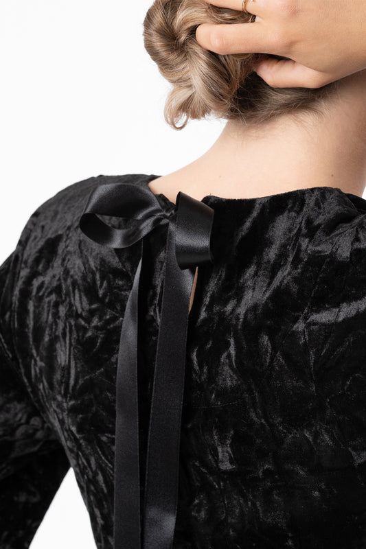Valerie Velvet Dress Black – klänningar från Capri Collection