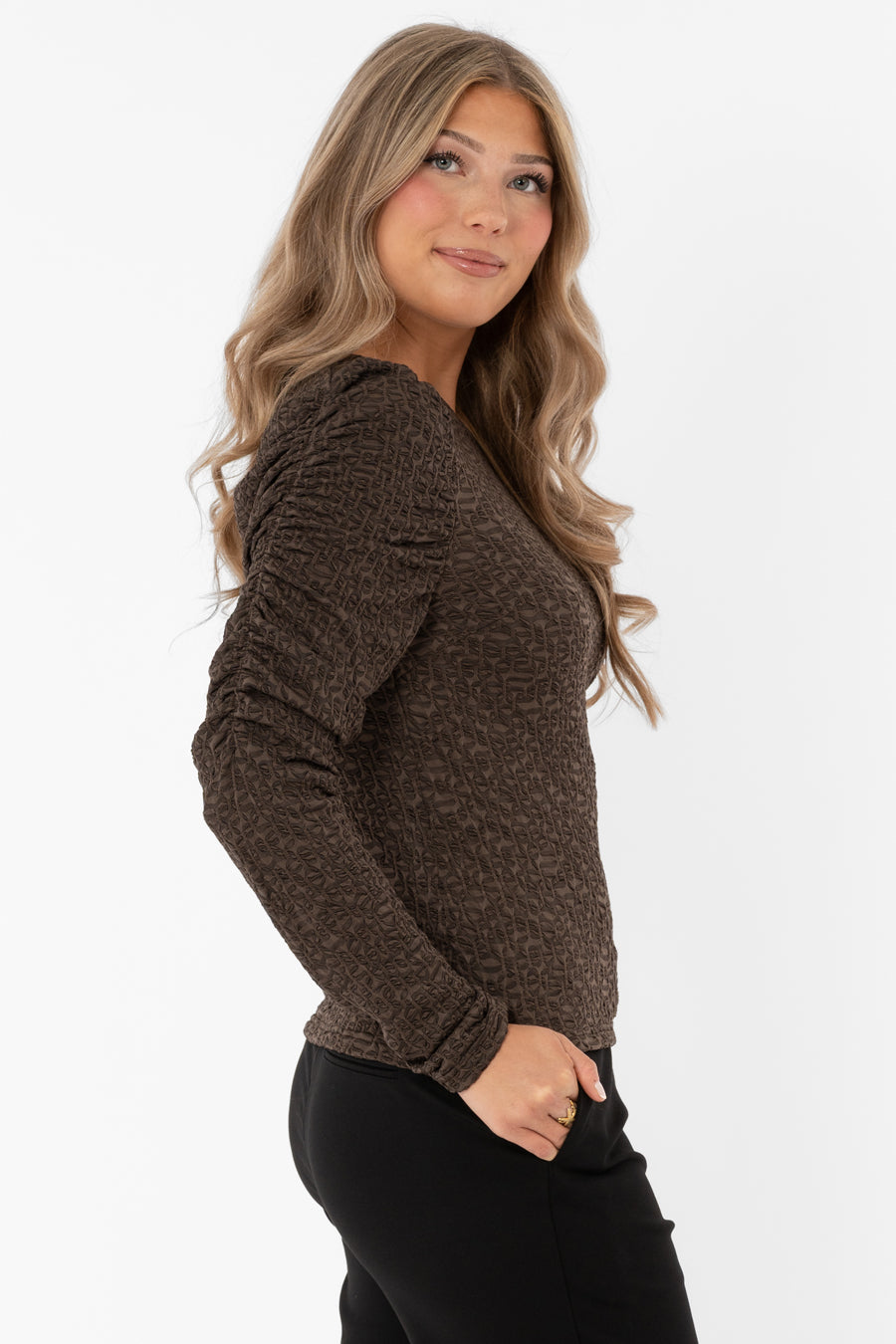 Maisie Top Espresso – toppar från Capri Collection